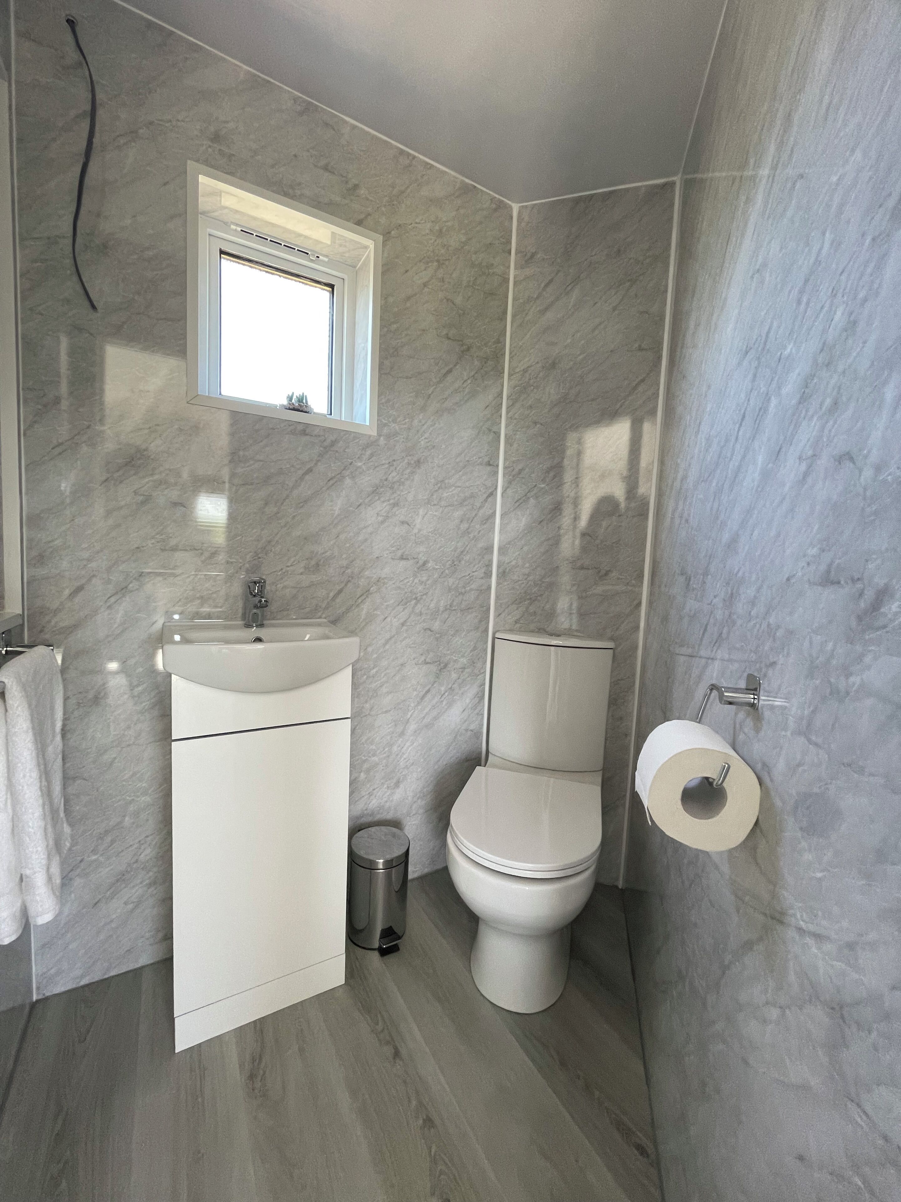 Cabin, Ensuite (The Yurt + Hot tub) | Bathroom | Separate tub and shower, free toiletries, towels