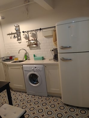 Wasserkocher mit Kaffee-/Teezubehör, Kochgeschirr/Geschirr/Besteck