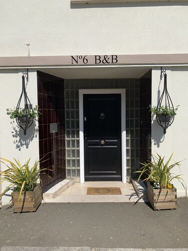 No 6 Bed & Breakfast