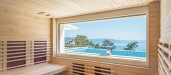 Nyhet! Romslig helårs levelig luksusvilla med fantastisk havutsikt!