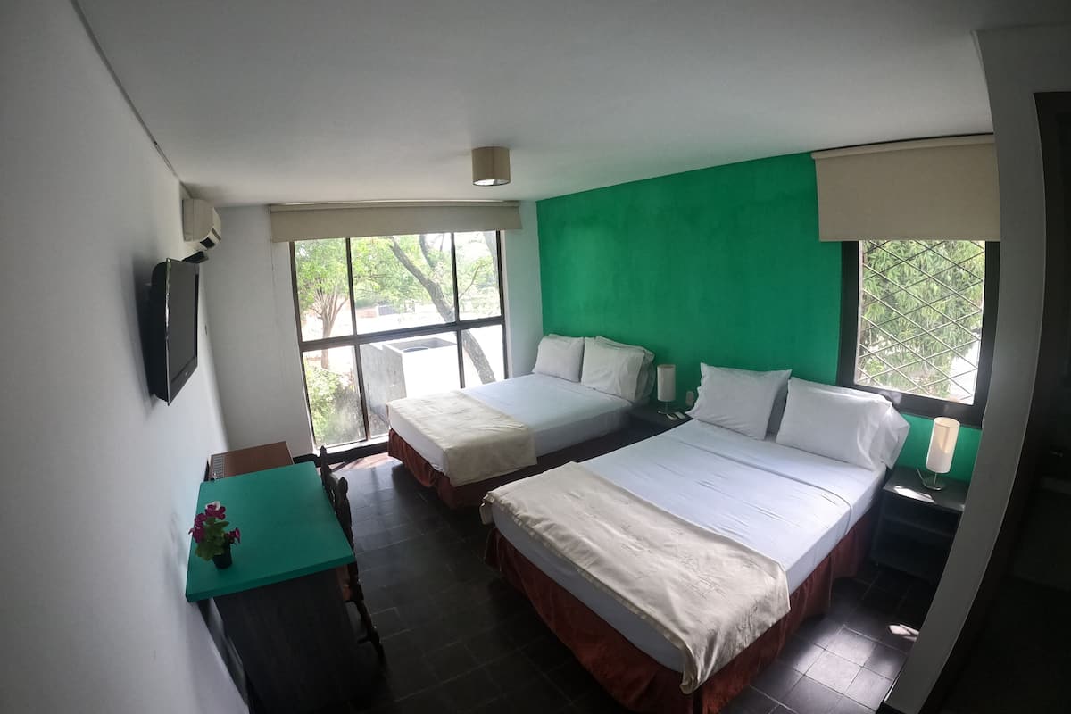 In-room safe, desk, iron/ironing board, bed sheets