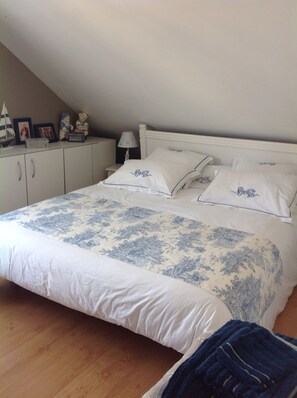 4 bedrooms, iron/ironing board, WiFi - Very nice renovated house for 10 people, 300 m from the beach (Langrune-sur-Mer)