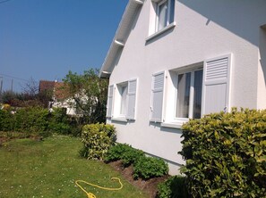 Exterior - Very nice renovated house for 10 people, 300 m from the beach (Langrune-sur-Mer)