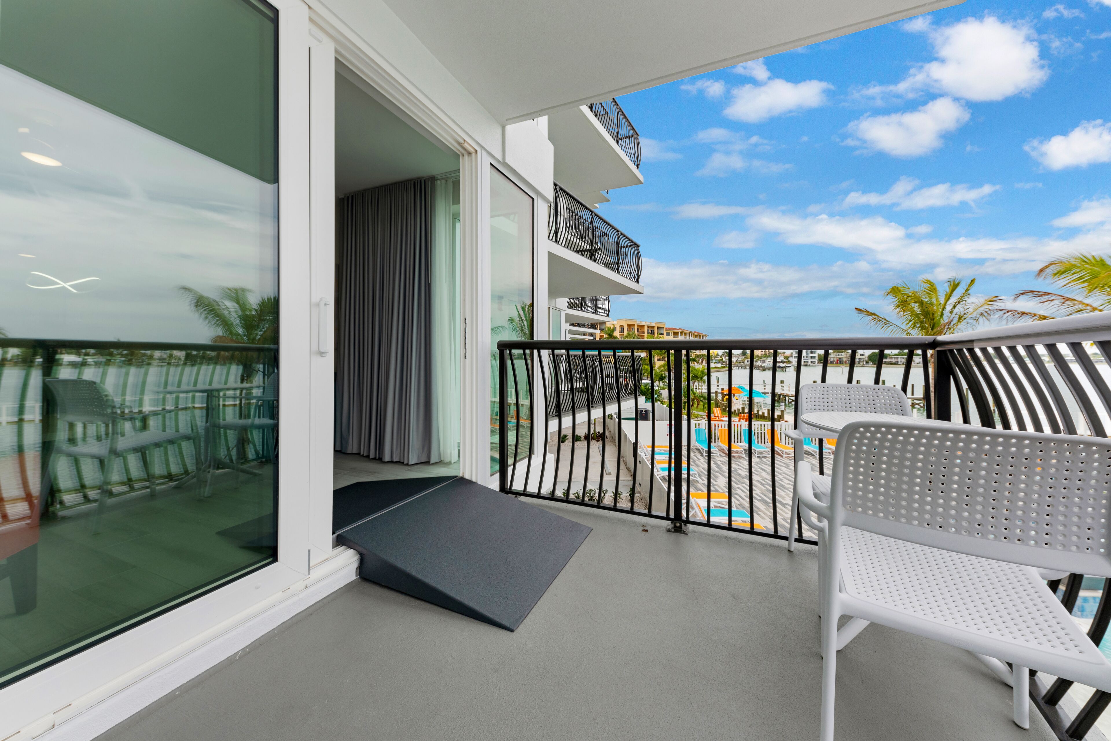 Suite, 2 Bedrooms ADA, Bay View | Balcony