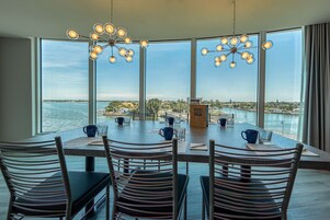 Presidential Süit, 3 Yatak Odası, Koy Manzaralı | Mısır pamuklu çarşaf takımı, kaliteli yatak takımı 