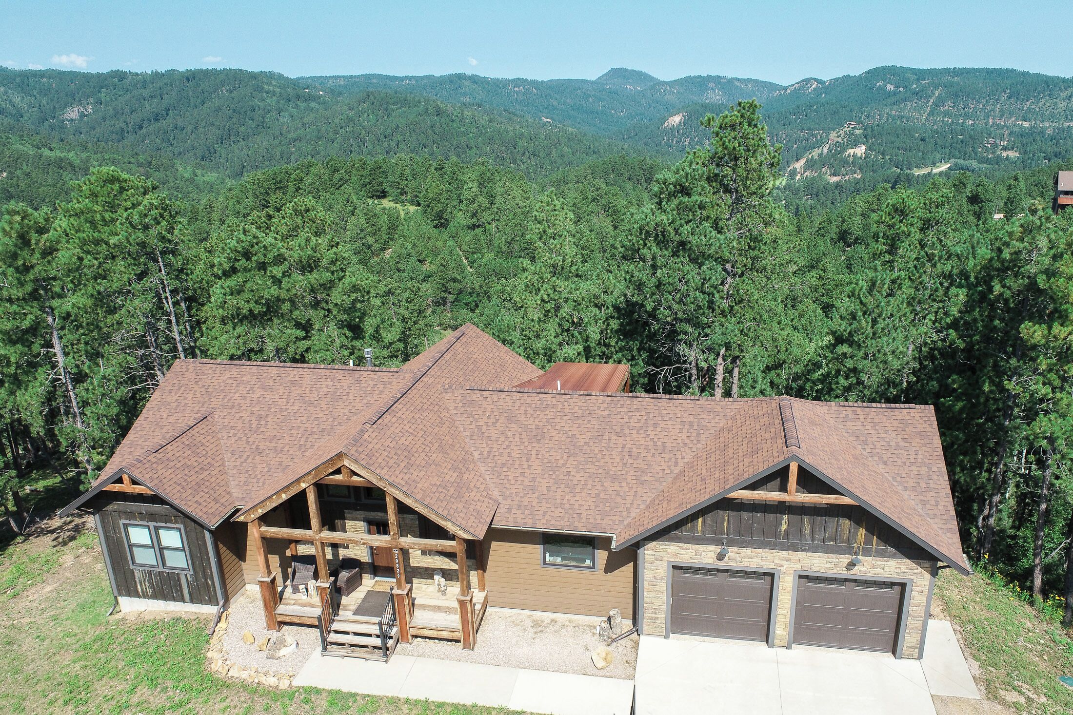 Brand New 4 BR Cabin with Incredible View from Deck and Hot Tub w/ Pool Table