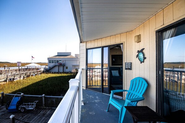 Terrace/patio - Newly renovated Villa with beautiful views of the Creek & River (Edisto Island)