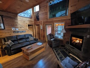 Smart-TV, peis, videospill og DVD-spiller