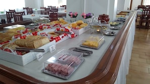 Desayuno buffet incluido todos los días 