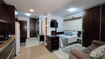 Traditional Apartment, 1 Double Bed with Sofa bed, Air conditioning | 1 bedroom, iron/ironing board, free WiFi, bed sheets