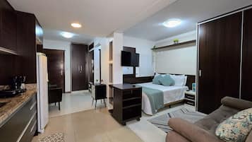 Traditional Apartment, 1 Double Bed with Sofa bed, Air conditioning | 1 bedroom, iron/ironing board, free WiFi, bed sheets