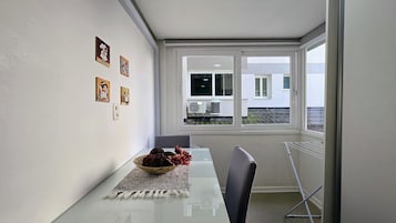Traditional Apartment, 1 Double Bed with Sofa bed, Air conditioning | Dining