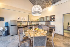 تناول الطعام