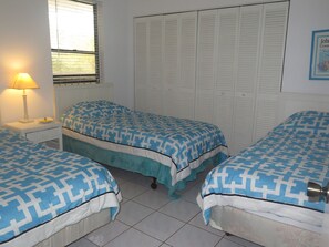 2 chambres, fer et planche à repasser, Wi-Fi gratuit, draps fournis