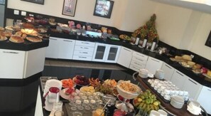 Free daily buffet breakfast - Grand Park Hotel (Campo Grande)