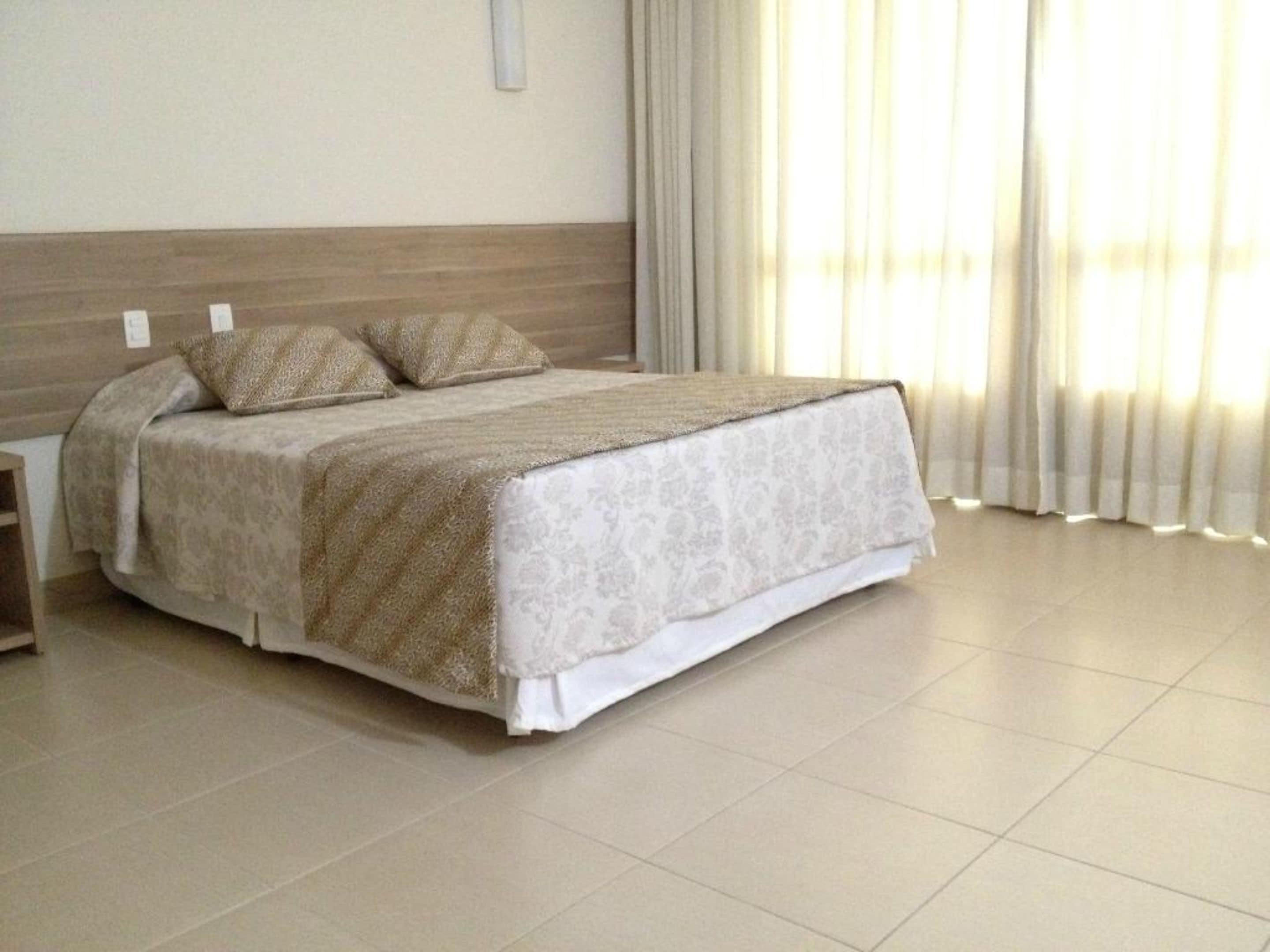 minibar, in-room safe, individually decorated, desk