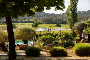 Property grounds - Suite Margot, charming cottage for couples with swimming pool (Carnas)