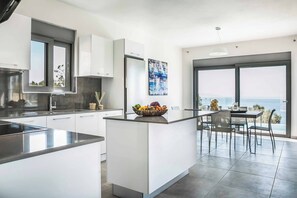 Villa (3 Bedrooms) | Interior