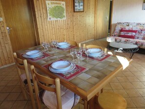 Dining - Appt in chalet in the heart of the Vosges balloons (Cornimont)