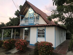 Fachada de la propiedad
