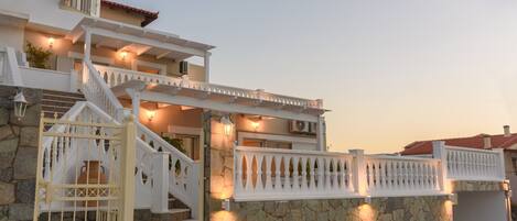 Majoituspaikan sisäänkäynti