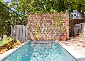Beheizter Pool
