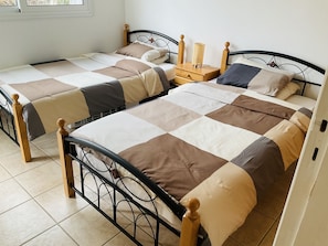 2 bedrooms, iron/ironing board, free WiFi, bed sheets