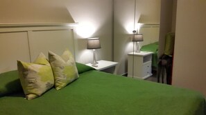 3 bedrooms, in-room safe, iron/ironing board, WiFi
