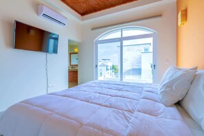 Villa, 4 chambres, non-fumeur | 4 chambres, accès au Wi-Fi (inclus), literie fournie