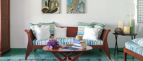 Smart TV, books