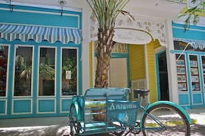 Exterior detail - DAZZLING PLANTATION HOUSE SUITES STEPS FROM SEA... Family and pet friendly (Playa del Carmen)