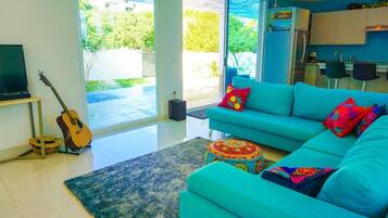 Villa, 3 Bedrooms, Non Smoking | Living room | Flat-screen TV