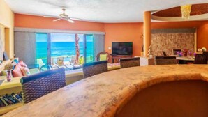 House, 4 Bedrooms, Non Smoking | Private kitchen | Coffee/tea maker, full-size fridge, microwave, oven - El Gran Escape by Skyrun (Isla Mujeres)
