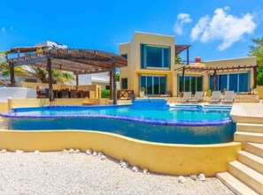 Outdoor pool - El Gran Escape by Skyrun (Isla Mujeres)