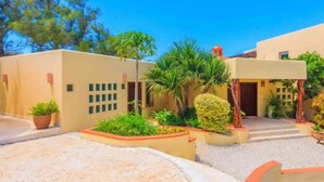 Property entrance - El Gran Escape by Skyrun (Isla Mujeres)