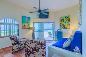 House, 2 Bedrooms, Non Smoking | Living room