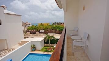 House, 4 Bedrooms, Non Smoking | Balcony