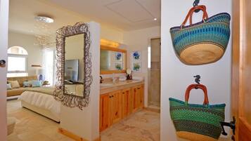 Casa, 4 habitaciones, para no fumadores | Baño | Regadera, amenidades de baño gratuitas, toallas