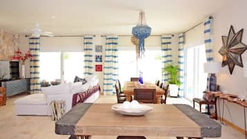 Casa, 4 habitaciones, para no fumadores | Área de sala de estar | Televisión de pantalla plana