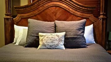 2 bedrooms, desk, iron/ironing board, free WiFi