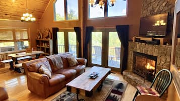 TV, fireplace, DVD player, books