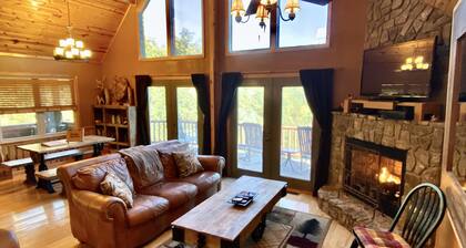 Mtn Views/Sexy Master Suite/Hot Tub/Wi-Fiu7