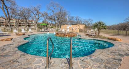 Waterwheel on the Guadalupe - river access, 2 pools, 4 hot tubs, 5 acres of lawn