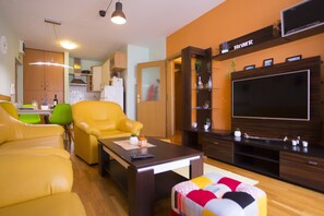 Apartment, 2 Bedrooms | Living area | Smart TV - Apartaman Hit (Makarska)
