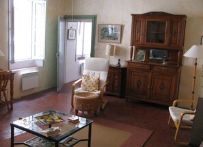 Interior - Townhouse in Center of Nyons storage for cycling &/or climbing equipment (Nyons)