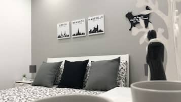 Camera Deluxe, balcone, vista città (Smile) | Una scrivania, insonorizzazione, Wi-Fi gratuito, lenzuola