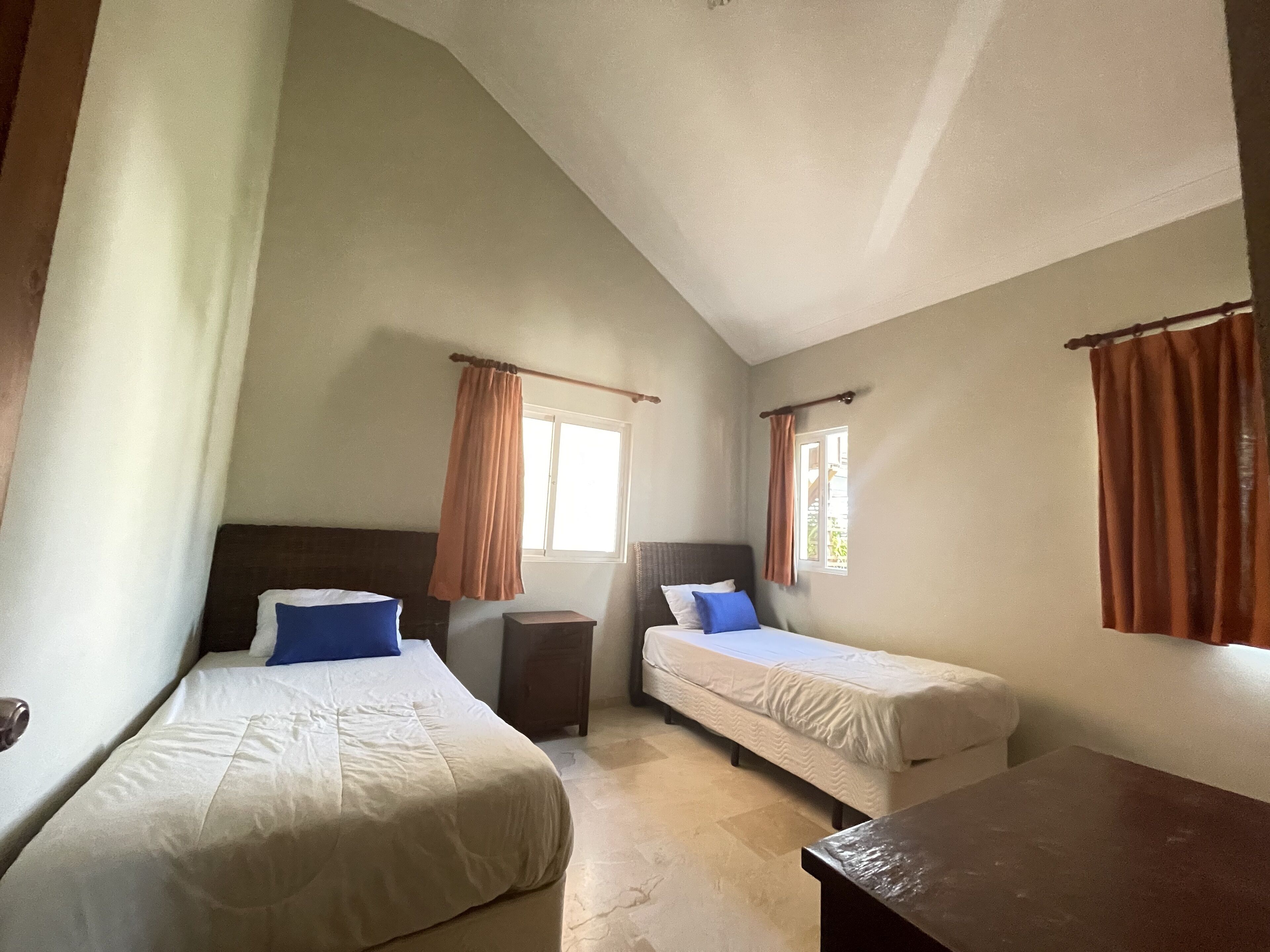 2 slaapkamers, een strijkplank/strijkijzer, wifi, beddengoed