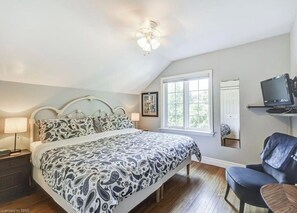 Forget me not | Individually decorated, individually furnished, blackout curtains