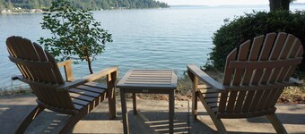 Waterfront Family Retreat near Gig Harbor