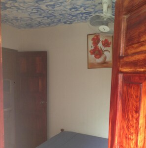 Free WiFi, bed sheets